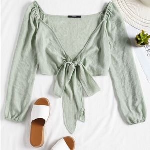 NWT- ZAFUL Women Low Cut Tied Bowknot Crop Blouse. Size 6 (M)